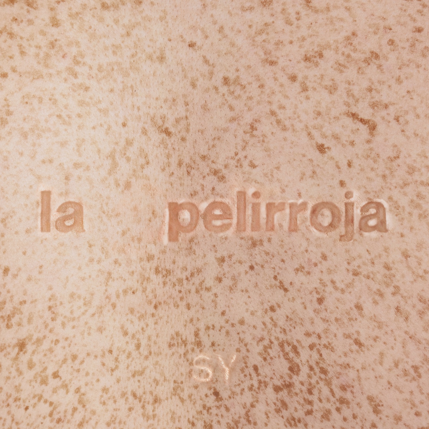 Carátula de: La pelirroja