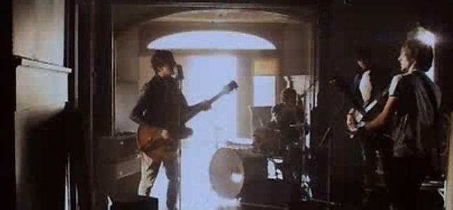 Videoclip: She's a genious