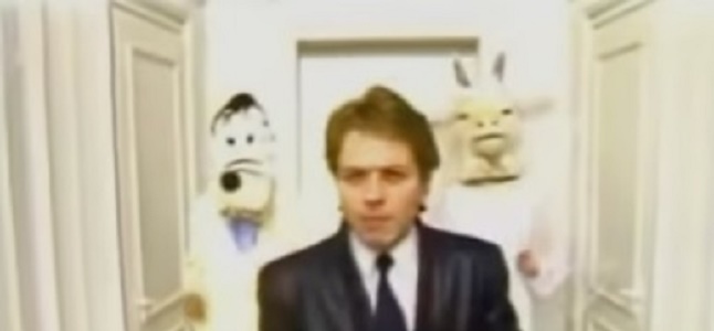 Videoclip: Looking for clues