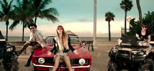 Videoclip: 100 años