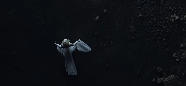 Videoclip: Head above water