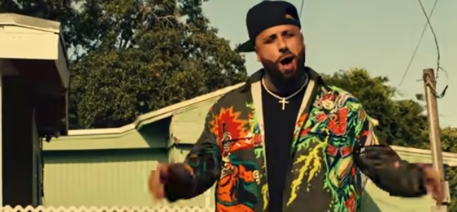 Videoclip: Whine up
