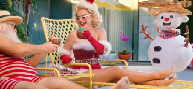 Videoclip: Cozy little Christmas