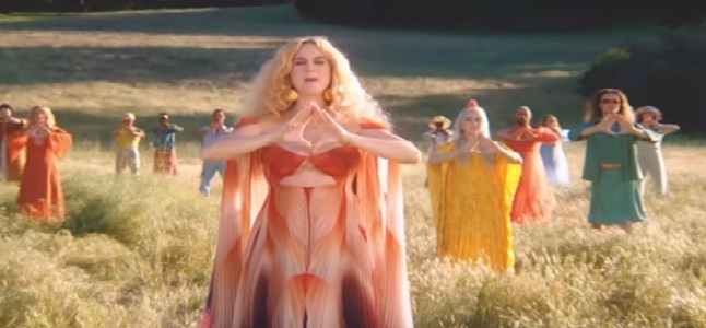 Videoclip: Never really over
