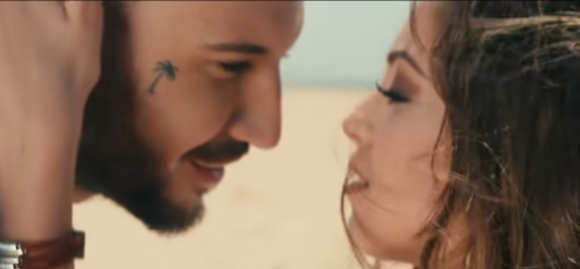 Videoclip: Una volta ancora